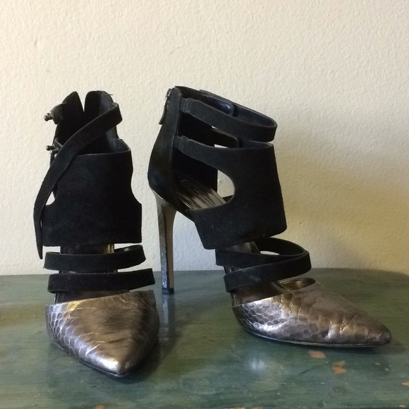 BCBG canon high heel strappy pointy toe bootie - Picture 4 of 7